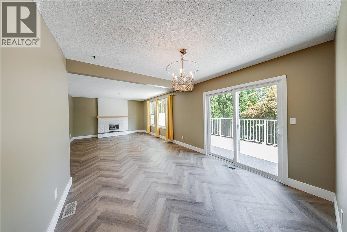222 Wolfe Drive, Warfield