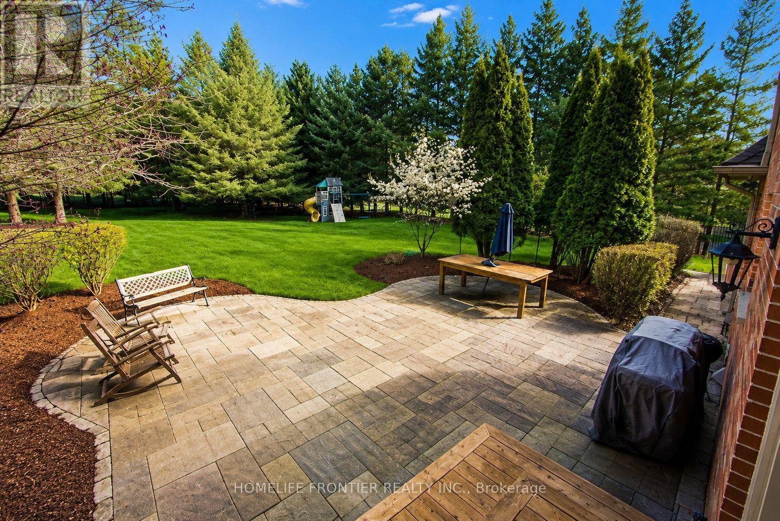 17 BRIDLE PATH - 8