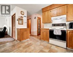 Dining nook - 335 Broad Street, Lumsden, SK S0G3C0 Photo 14