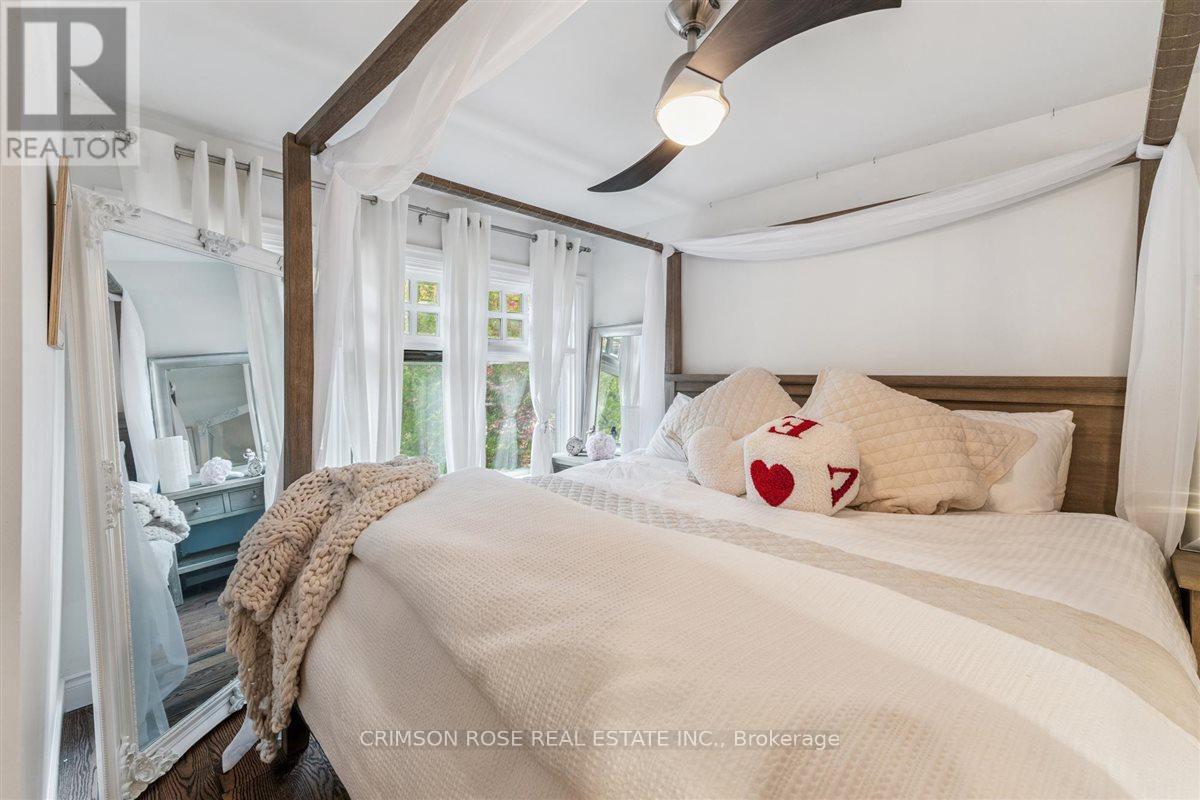 89 HOLYROOD AVENUE - 14