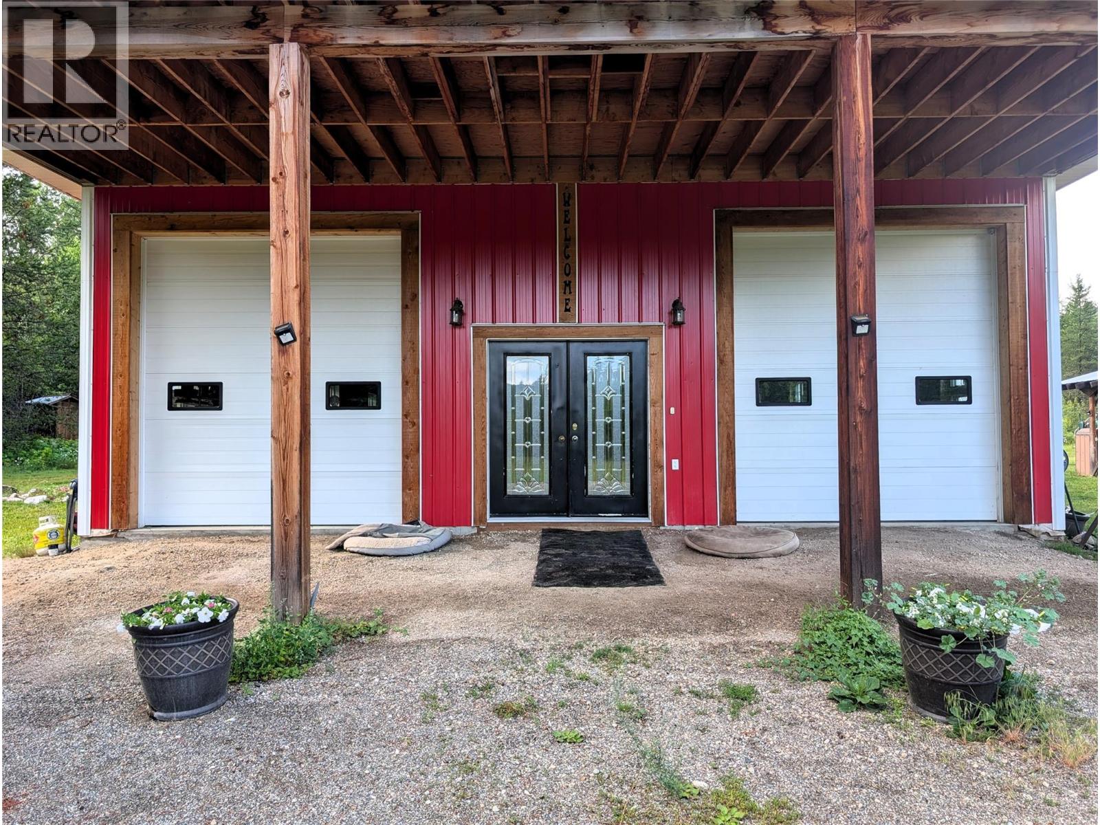 10017 6 Highway, Edgewood