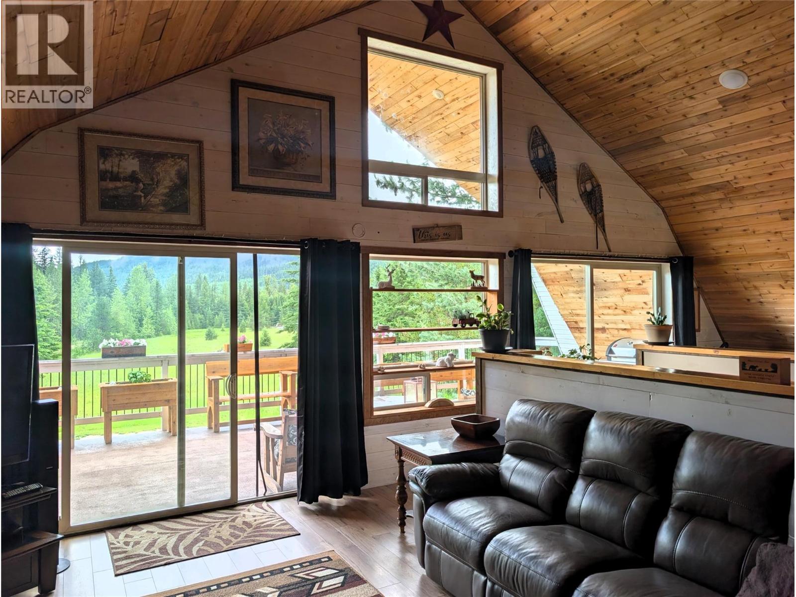 10017 6 Highway, Edgewood