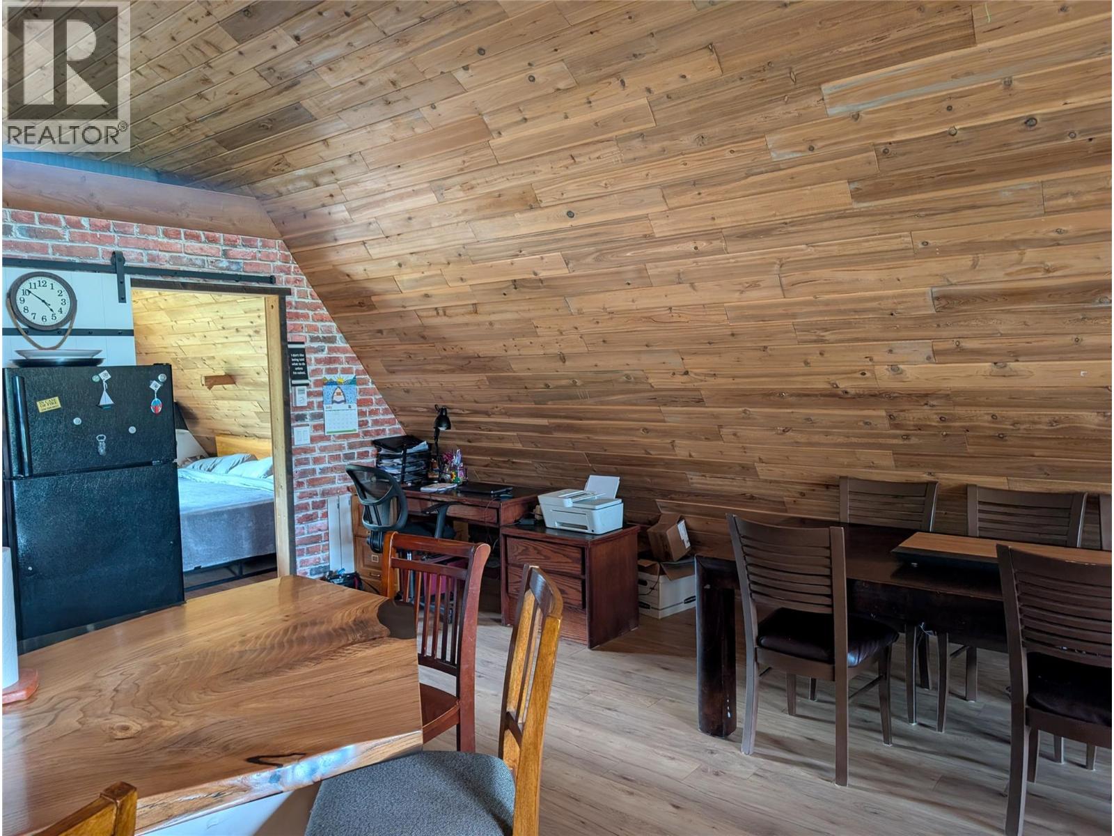 10017 6 Highway, Edgewood