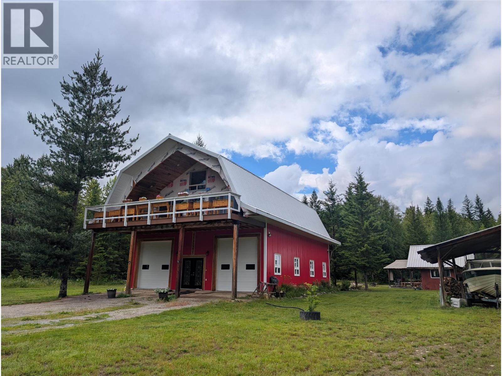 10017 6 Highway, Edgewood