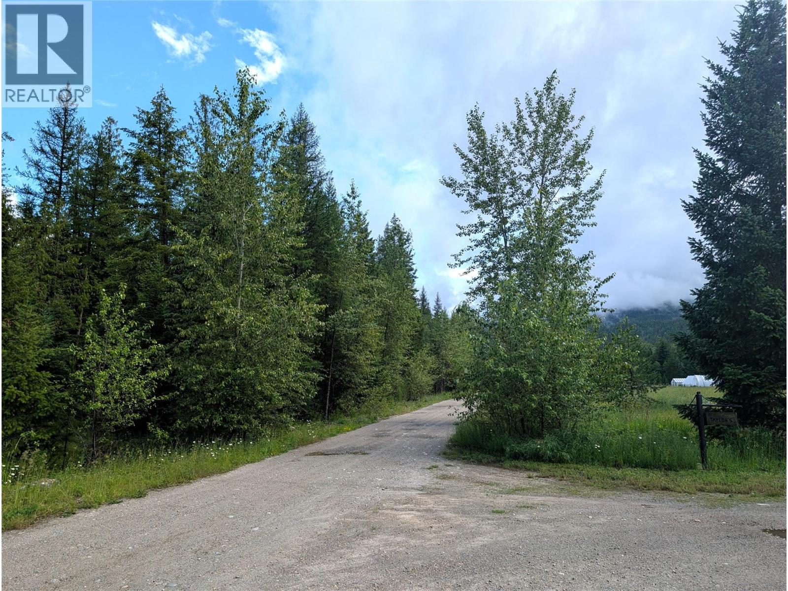 10017 6 Highway, Edgewood