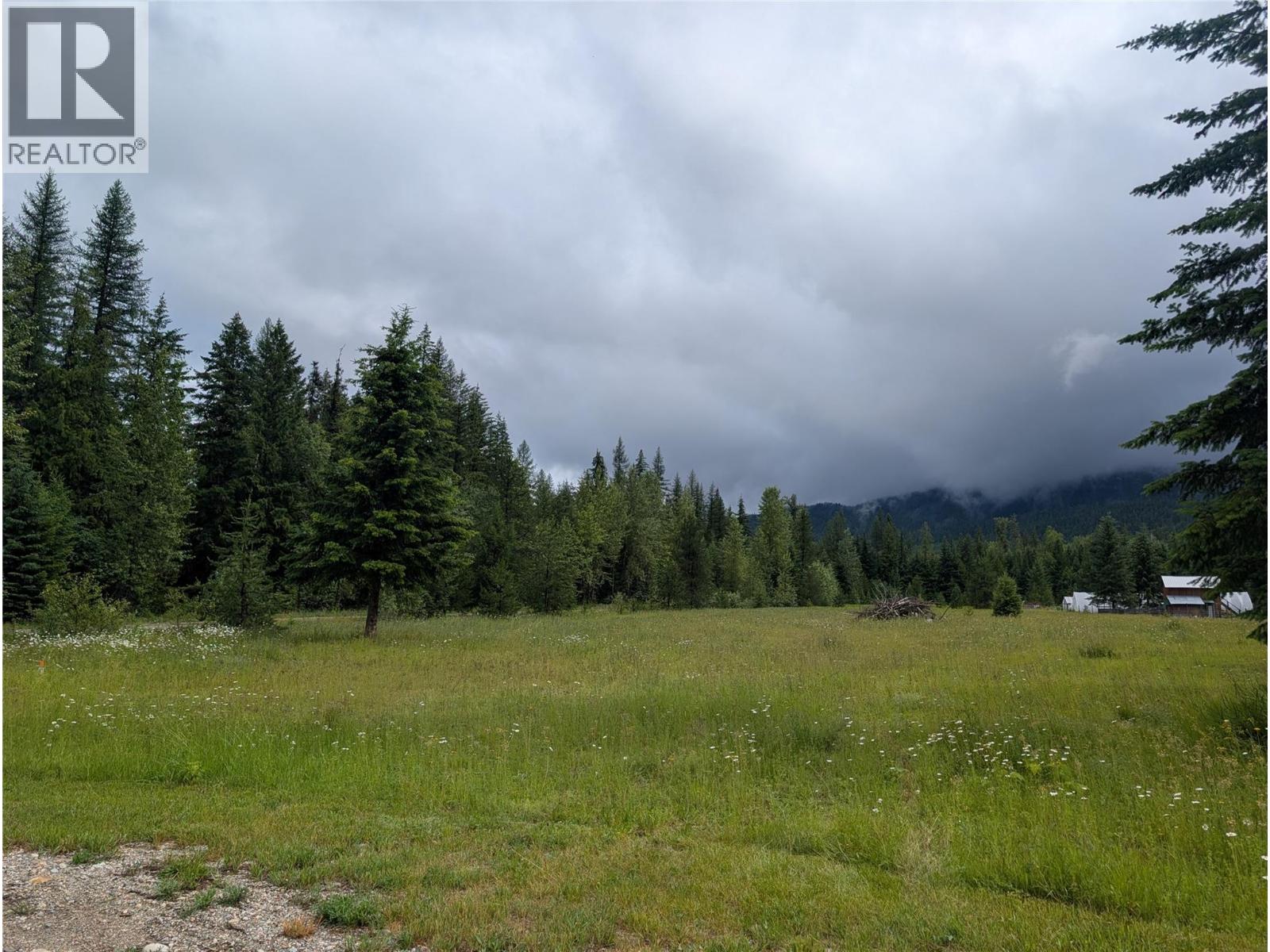 10017 6 Highway, Edgewood