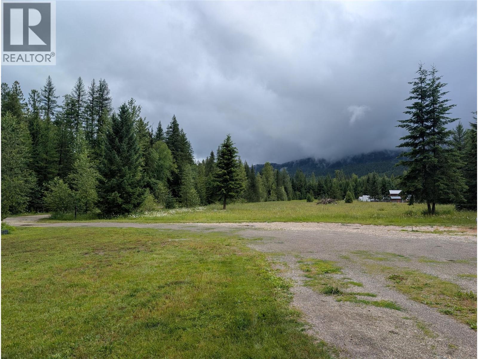10017 6 Highway, Edgewood