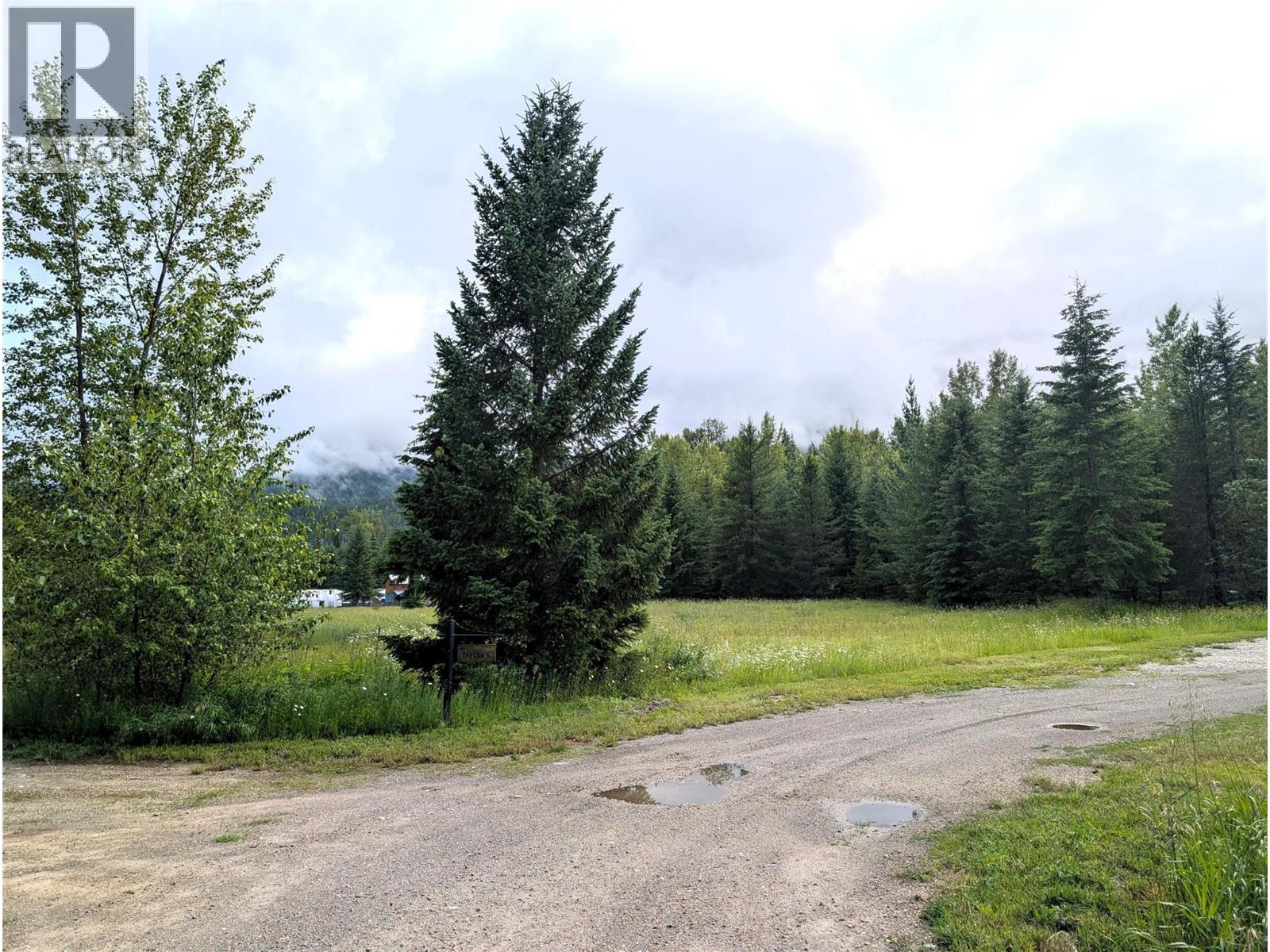 10017 6 Highway, Edgewood