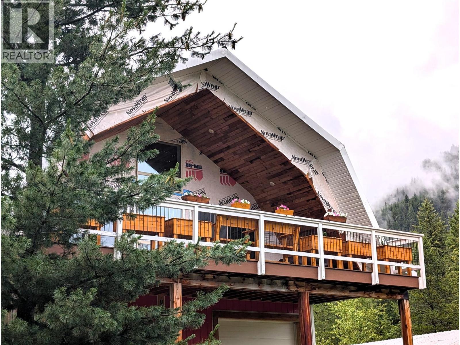 10017 6 Highway, Edgewood