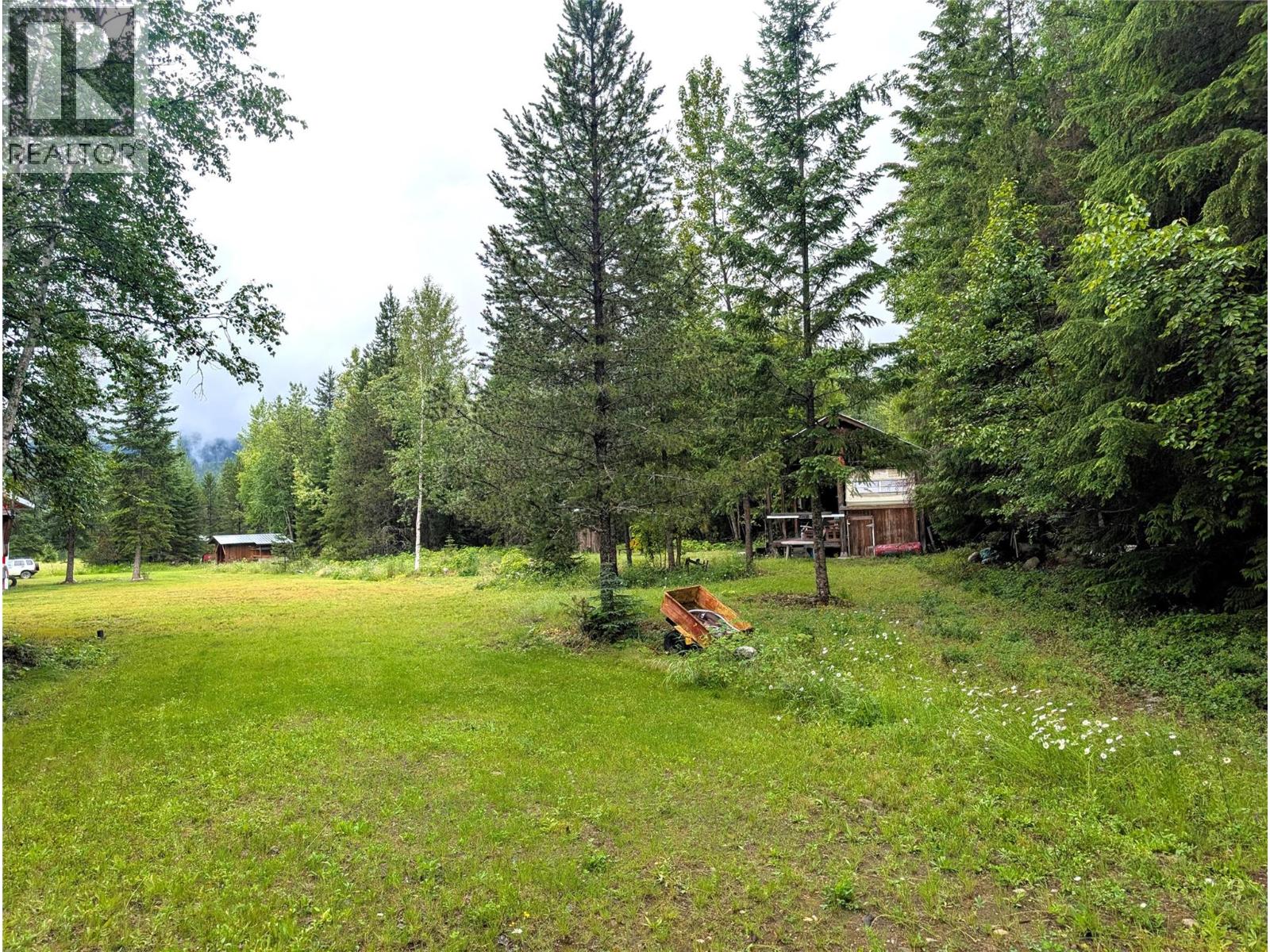 10017 6 Highway, Edgewood