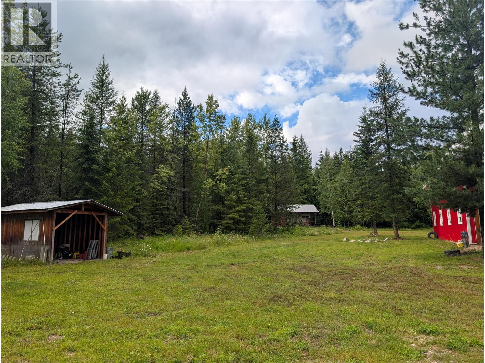 10017 6 Highway, Edgewood