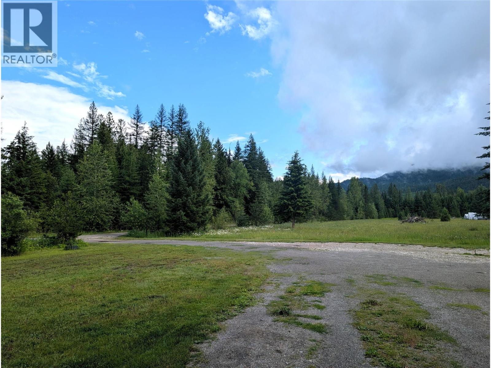 10017 6 Highway, Edgewood