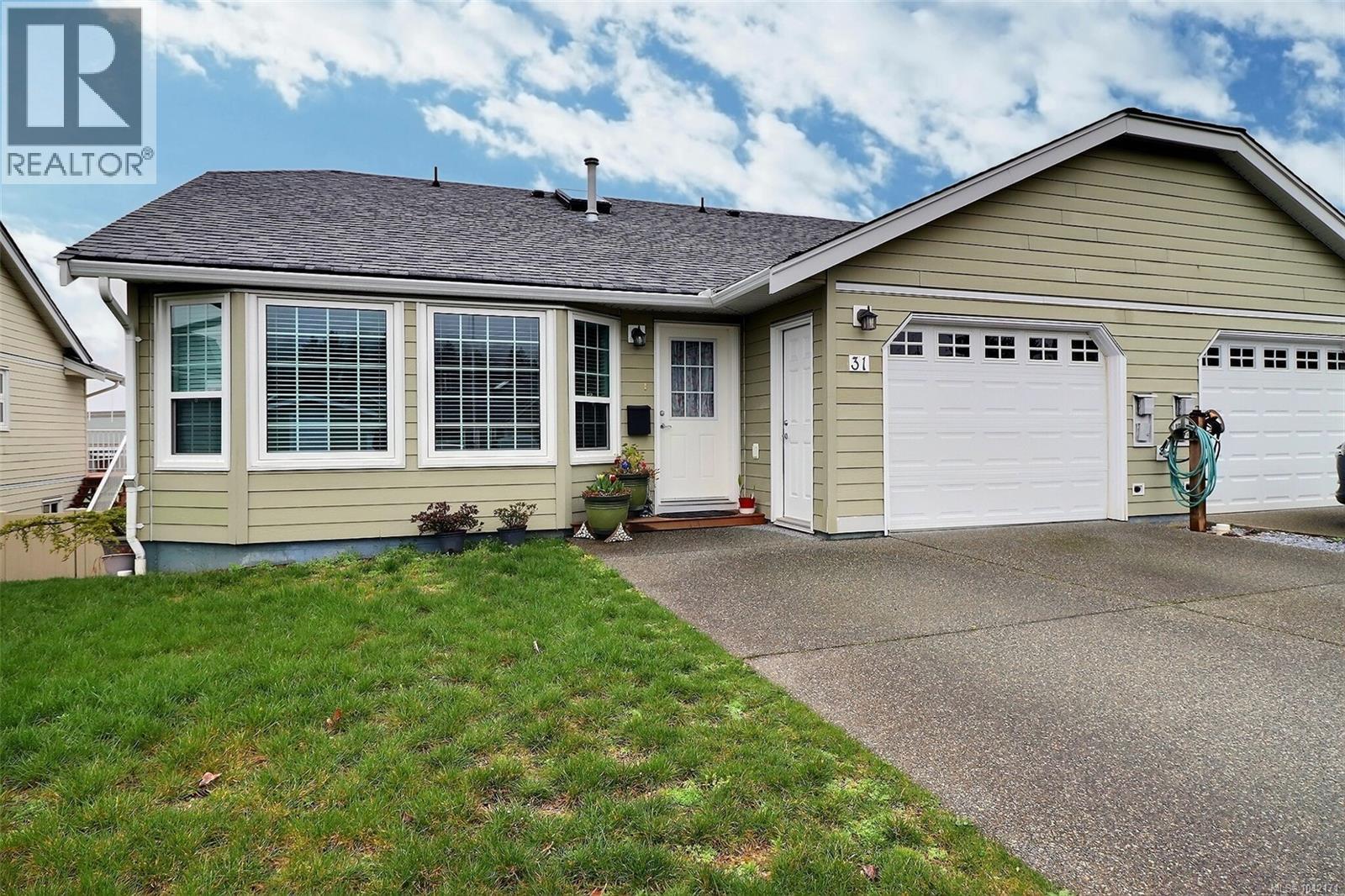 #31 815 Dunsmuir Cres - 1