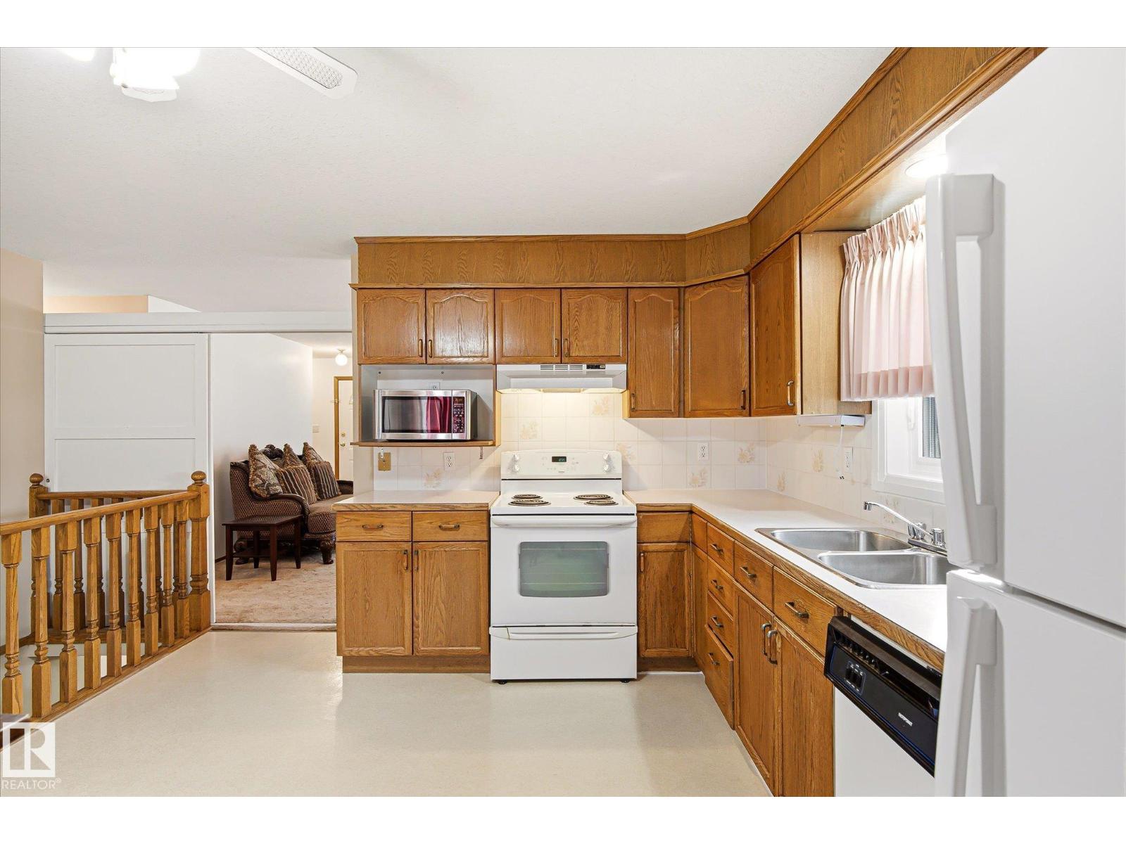 244 NORTHMOUNT DR - 9
