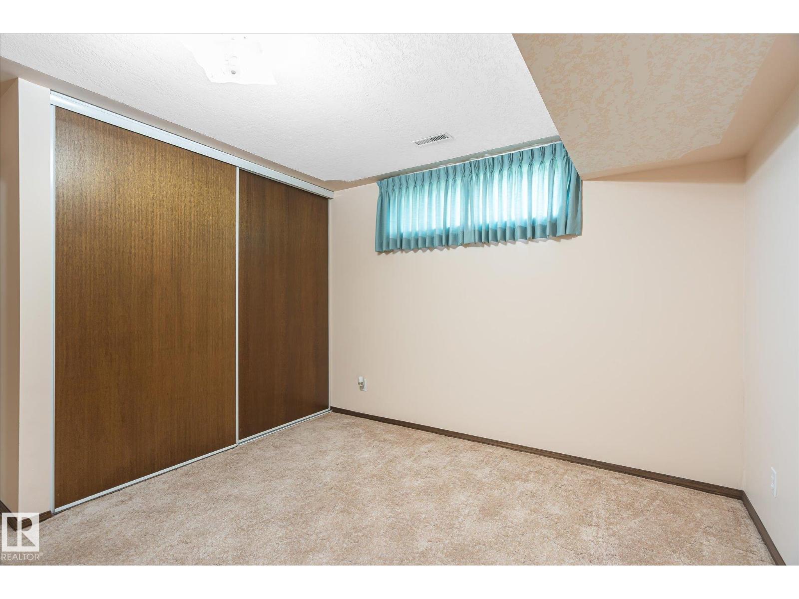 244 NORTHMOUNT DR - 32