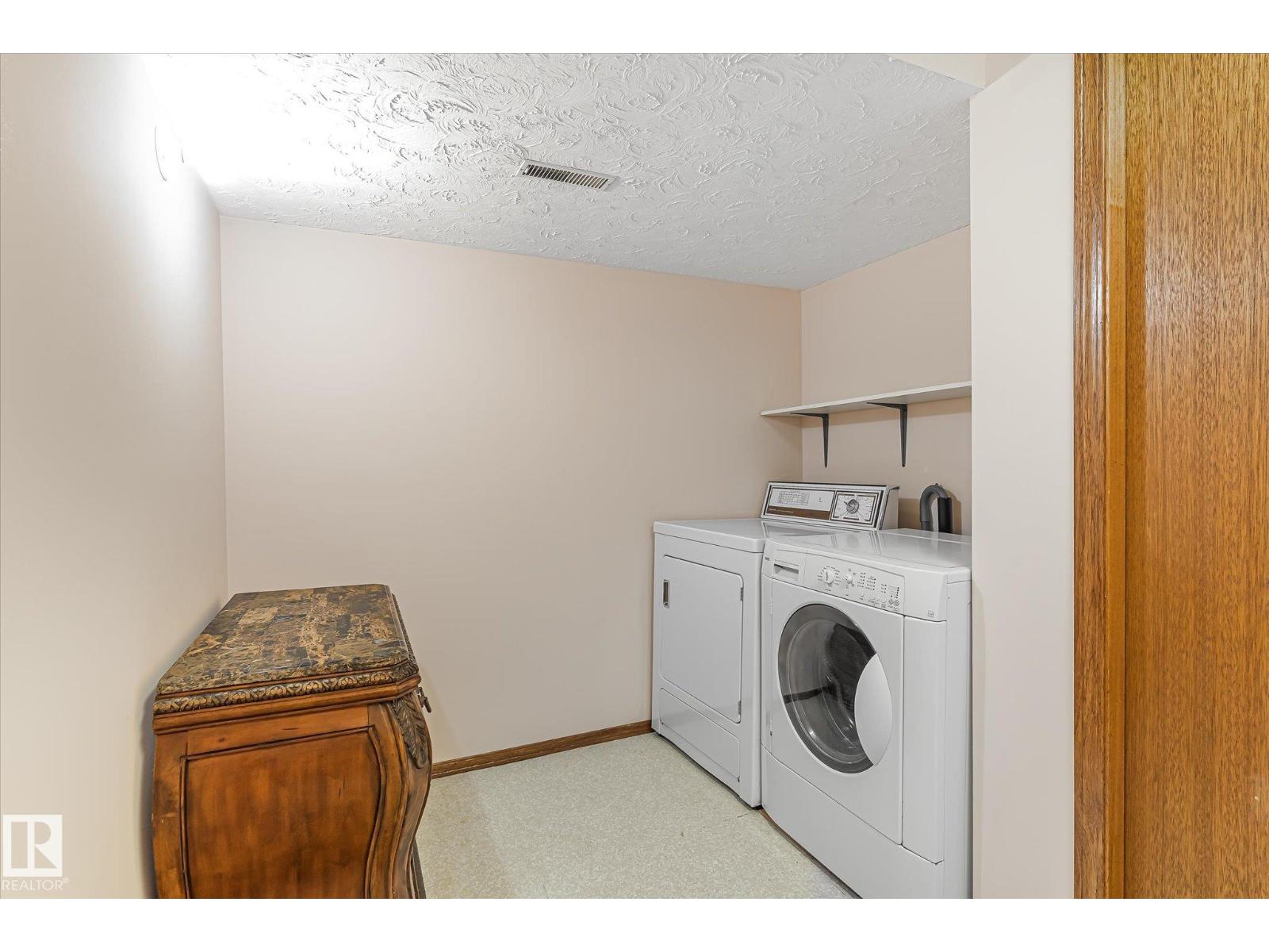244 NORTHMOUNT DR - 34