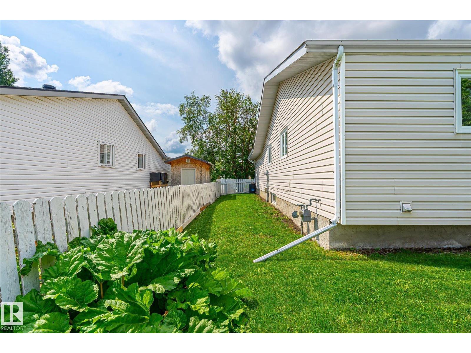 244 NORTHMOUNT DR - 43