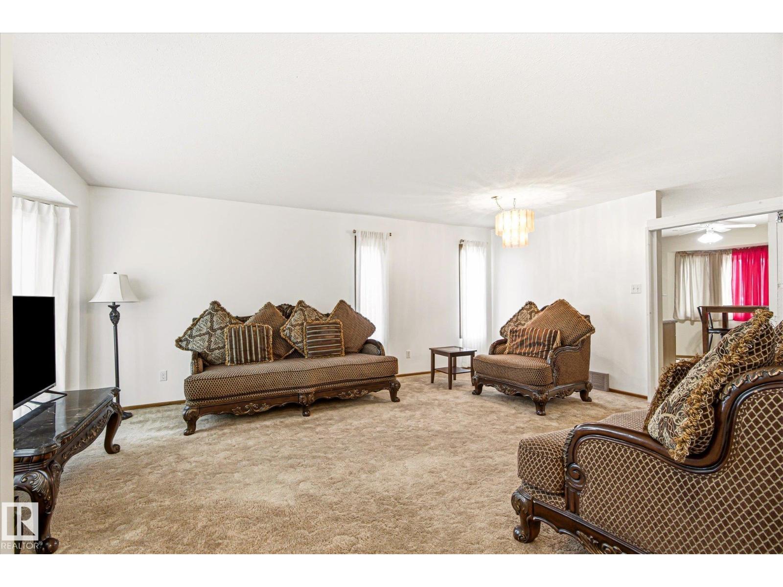 244 NORTHMOUNT DR - 5