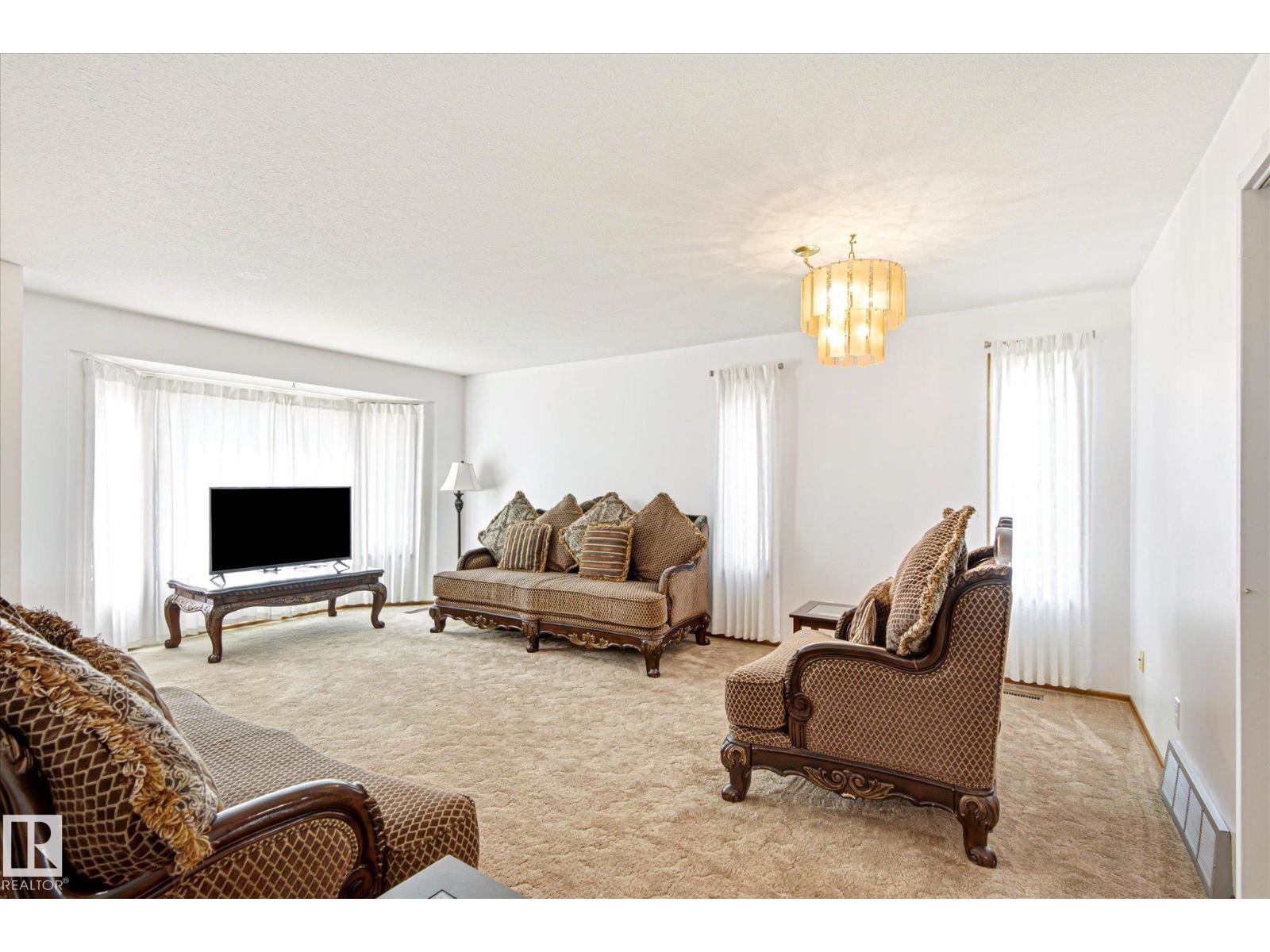 244 NORTHMOUNT DR - 7