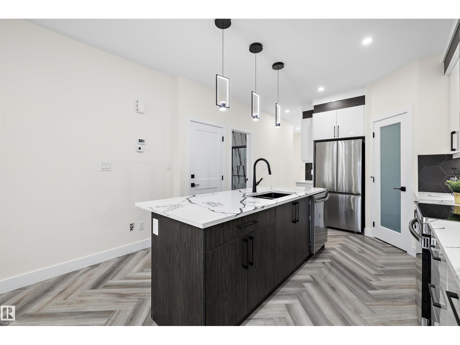 8319 81 AV NW NW - 12