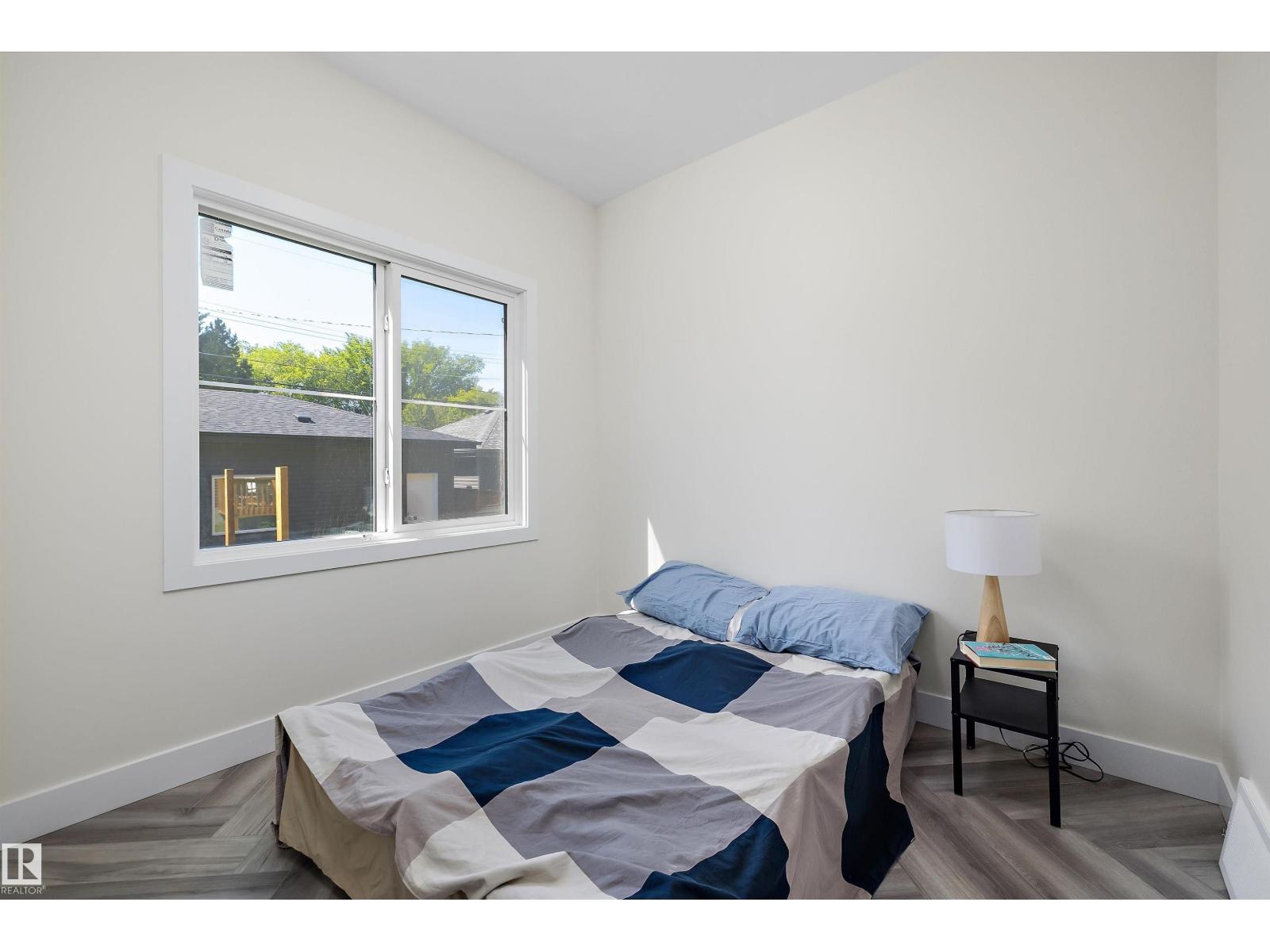 8319 81 AV NW NW - 17