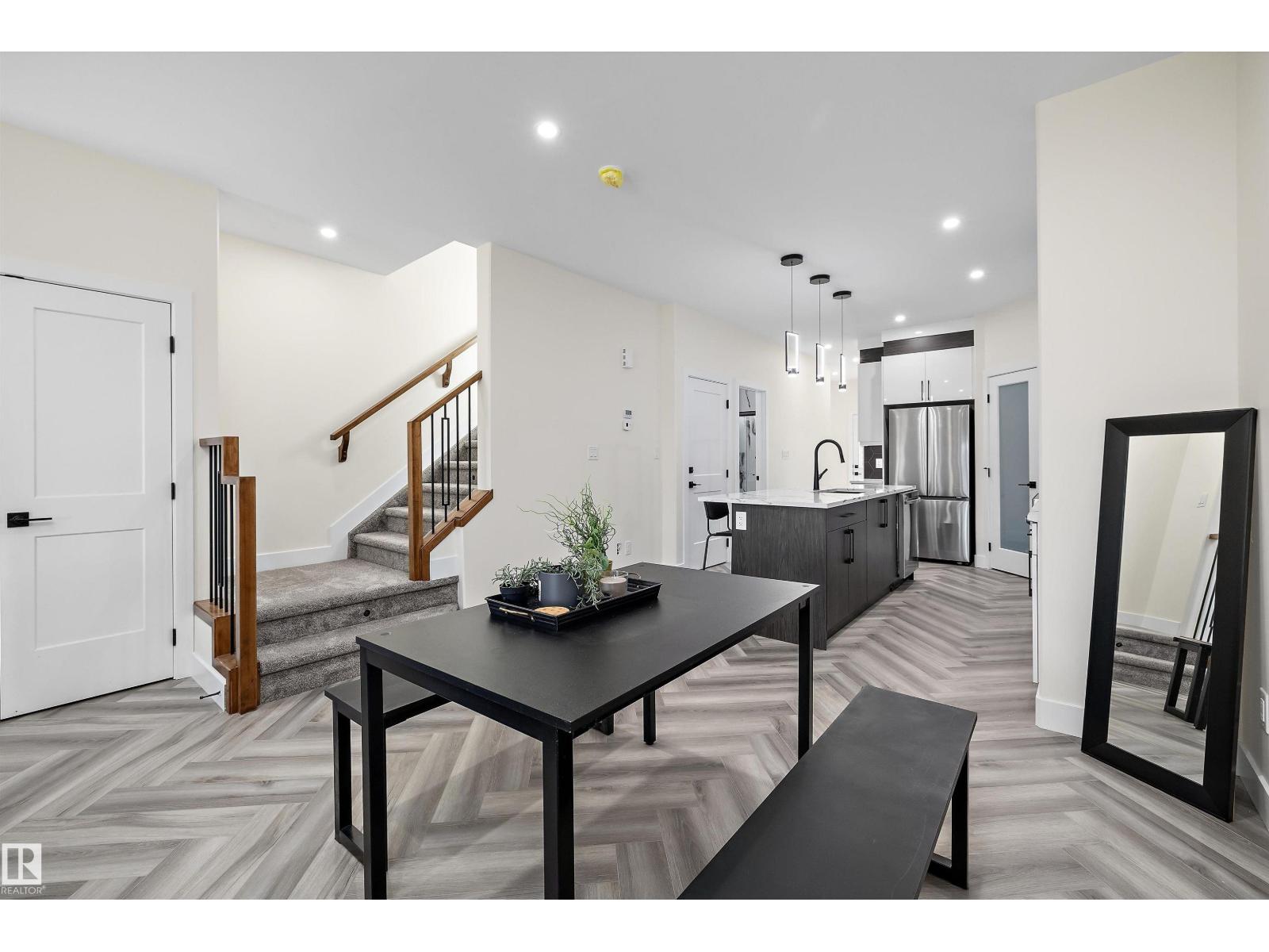 8319 81 AV NW NW - 10