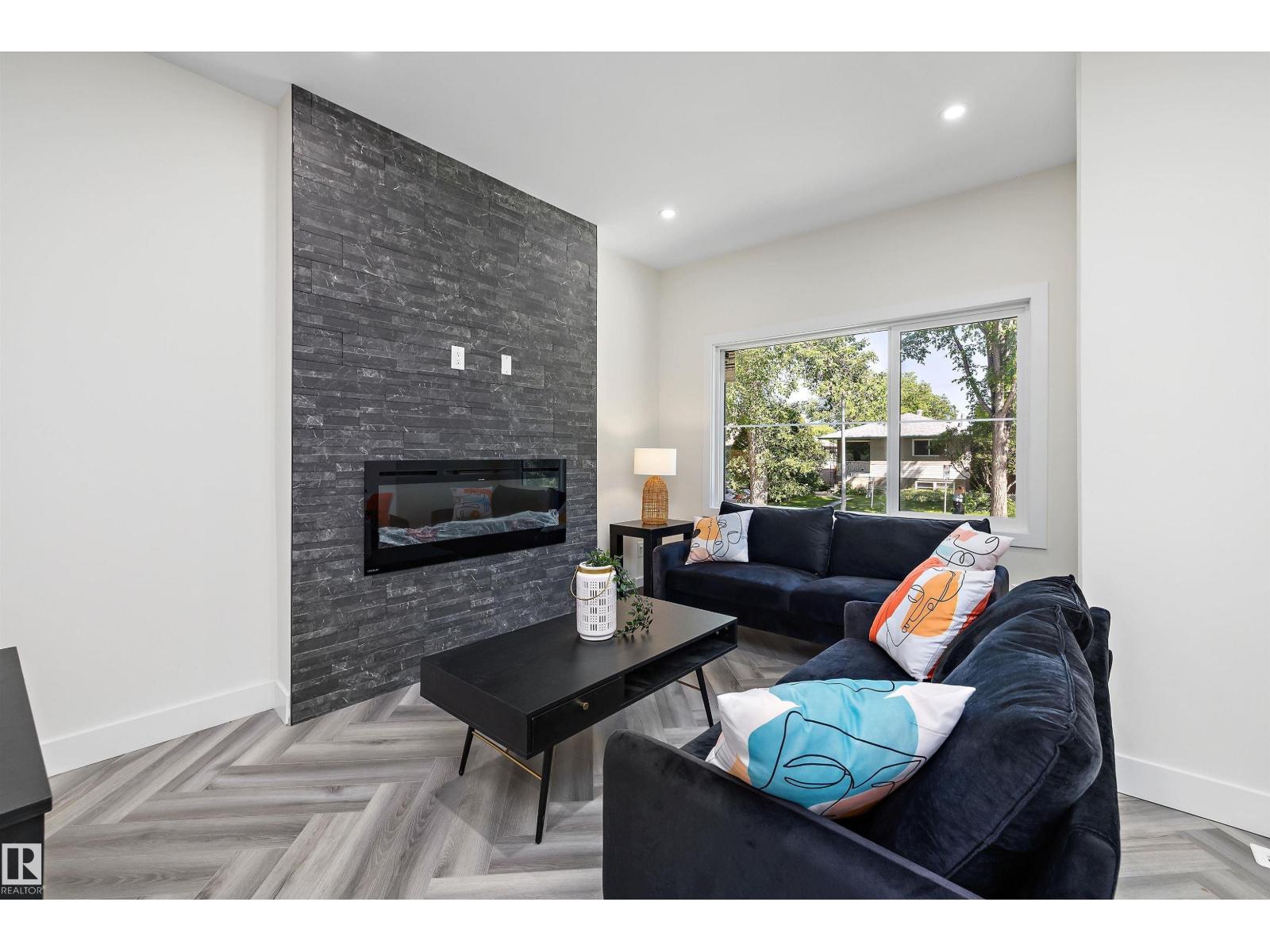 8319 81 AV NW NW - 4
