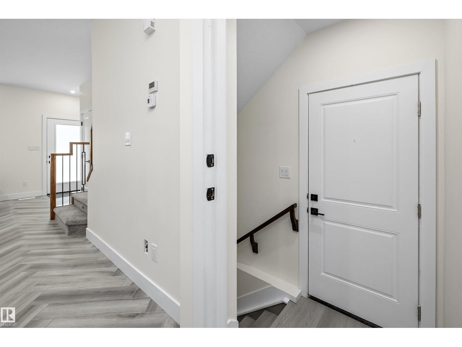 8319 81 AV NW NW - 38
