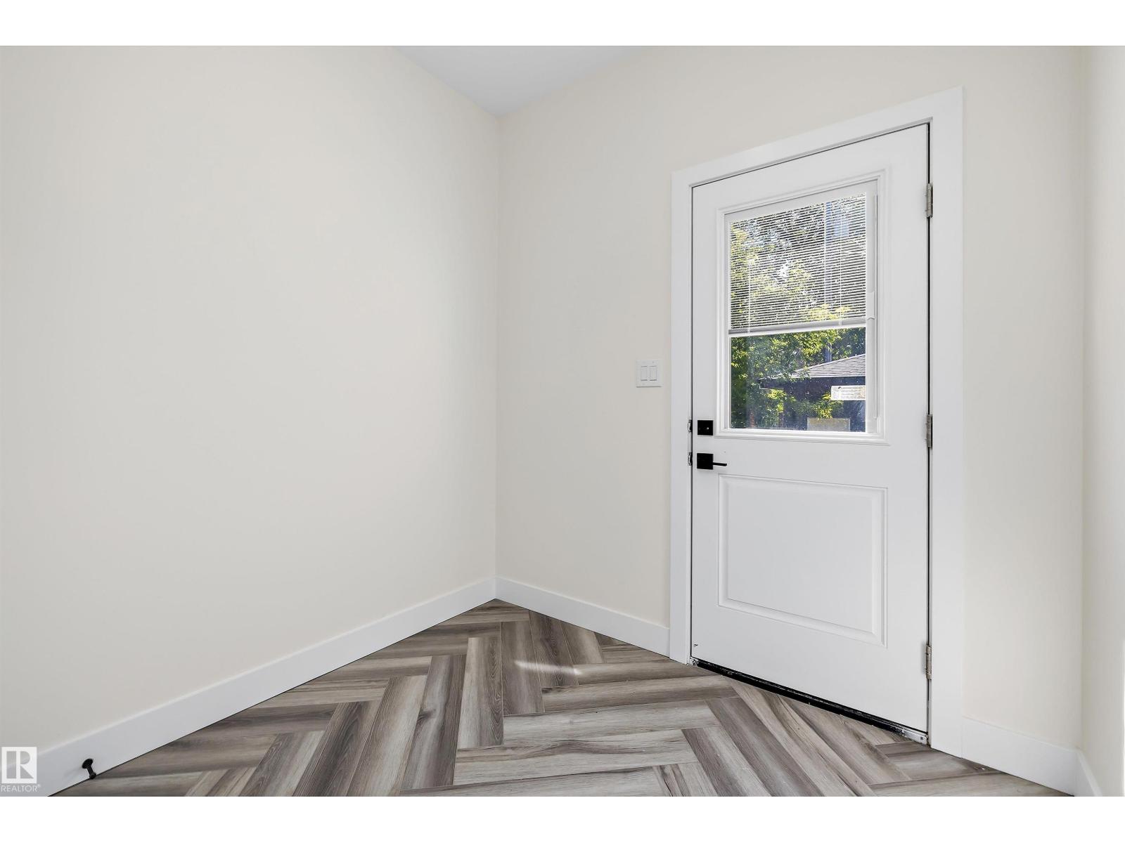 8319 81 AV NW NW — photo 19