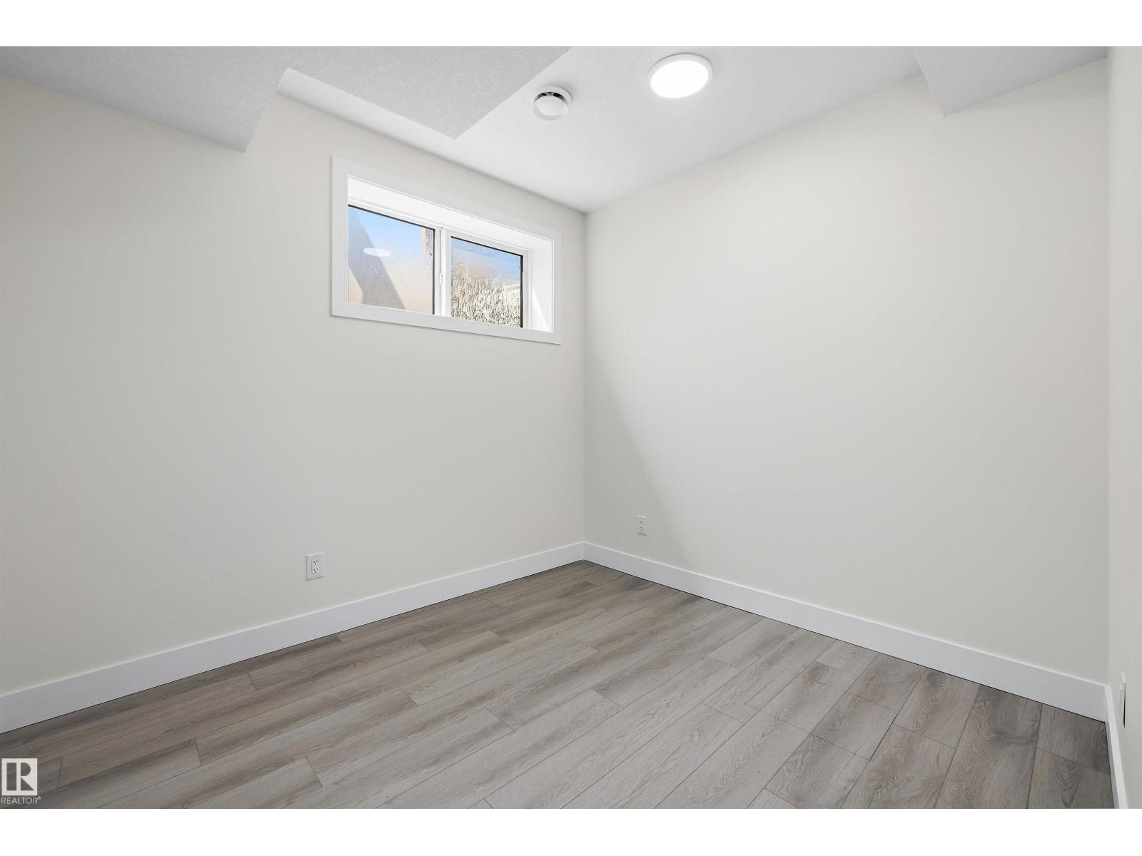 8319 81 AV NW NW — photo 47