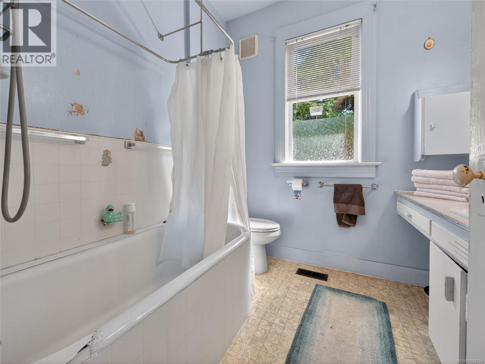 1215 Queens Ave - 22