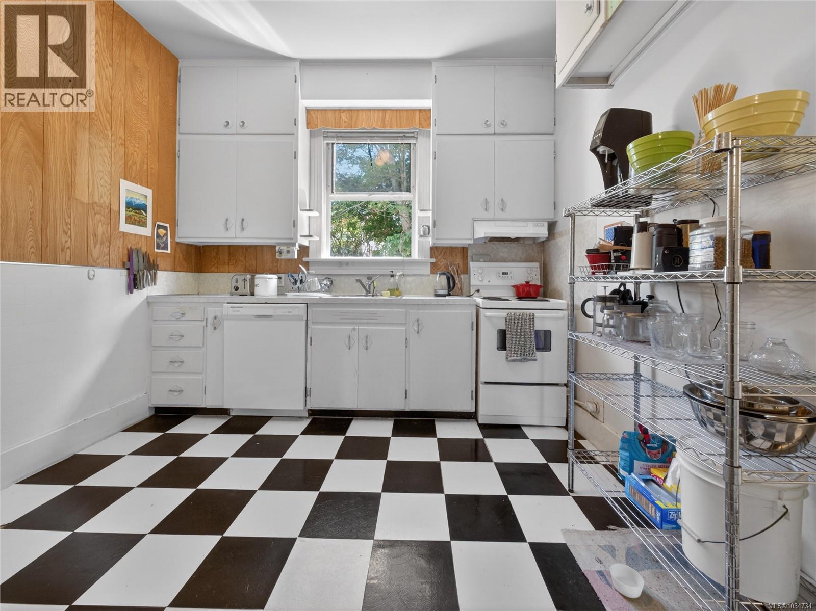 1215 Queens Ave - 13