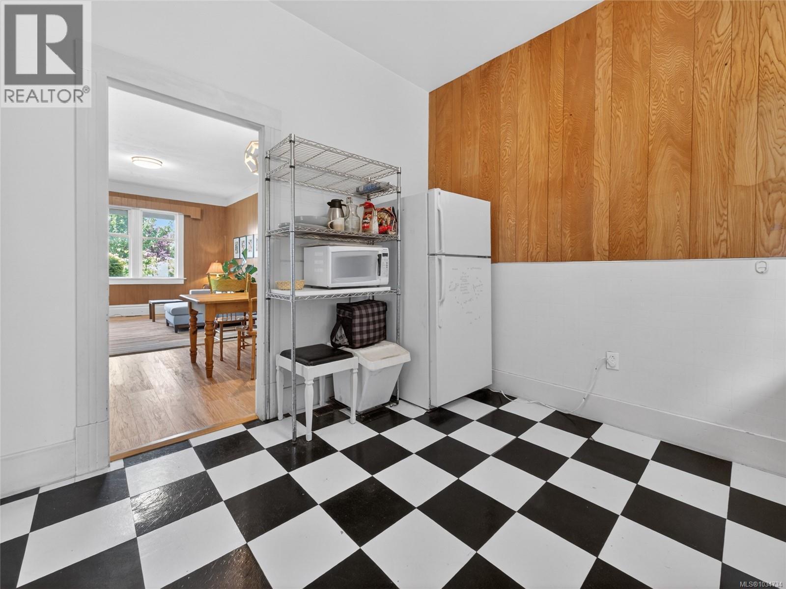 1215 Queens Ave - 14