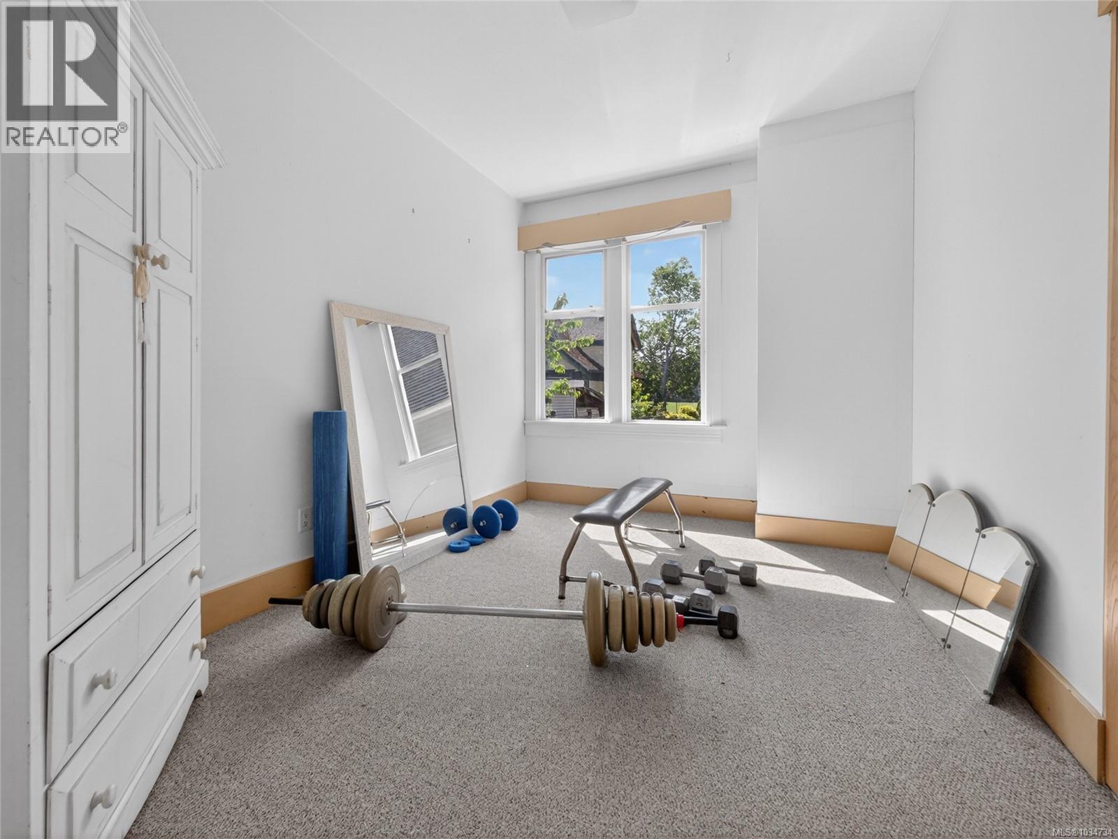 1215 Queens Ave - 18