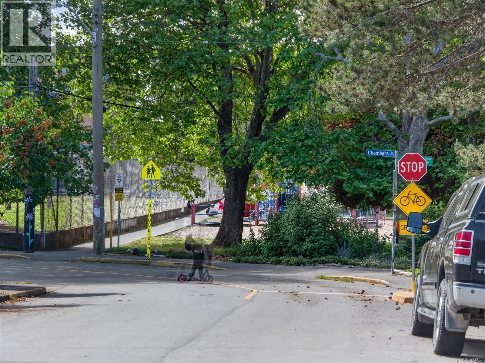 1215 Queens Ave - 43