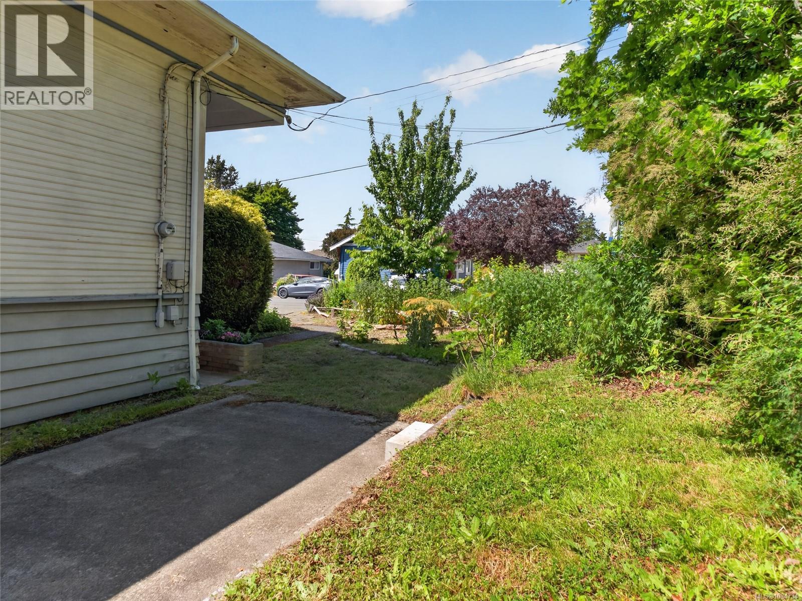 1215 Queens Ave - 46