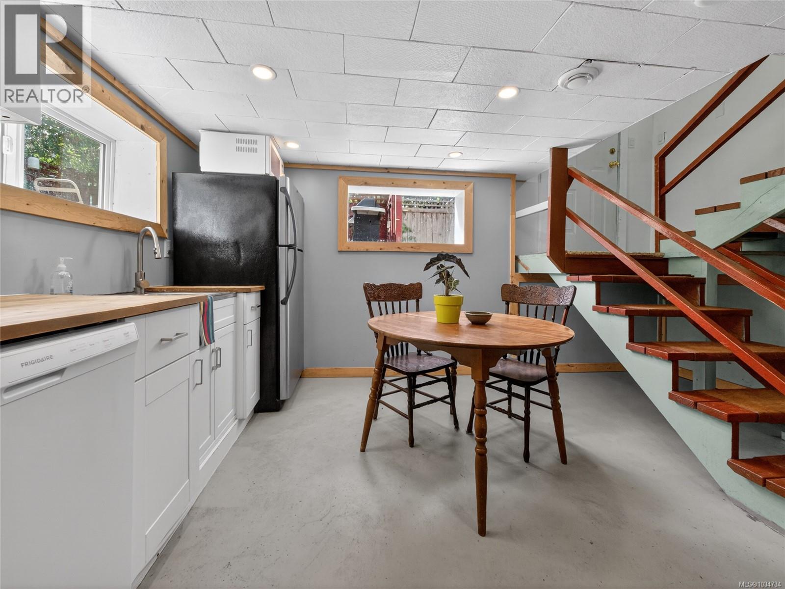 1215 Queens Ave - 29