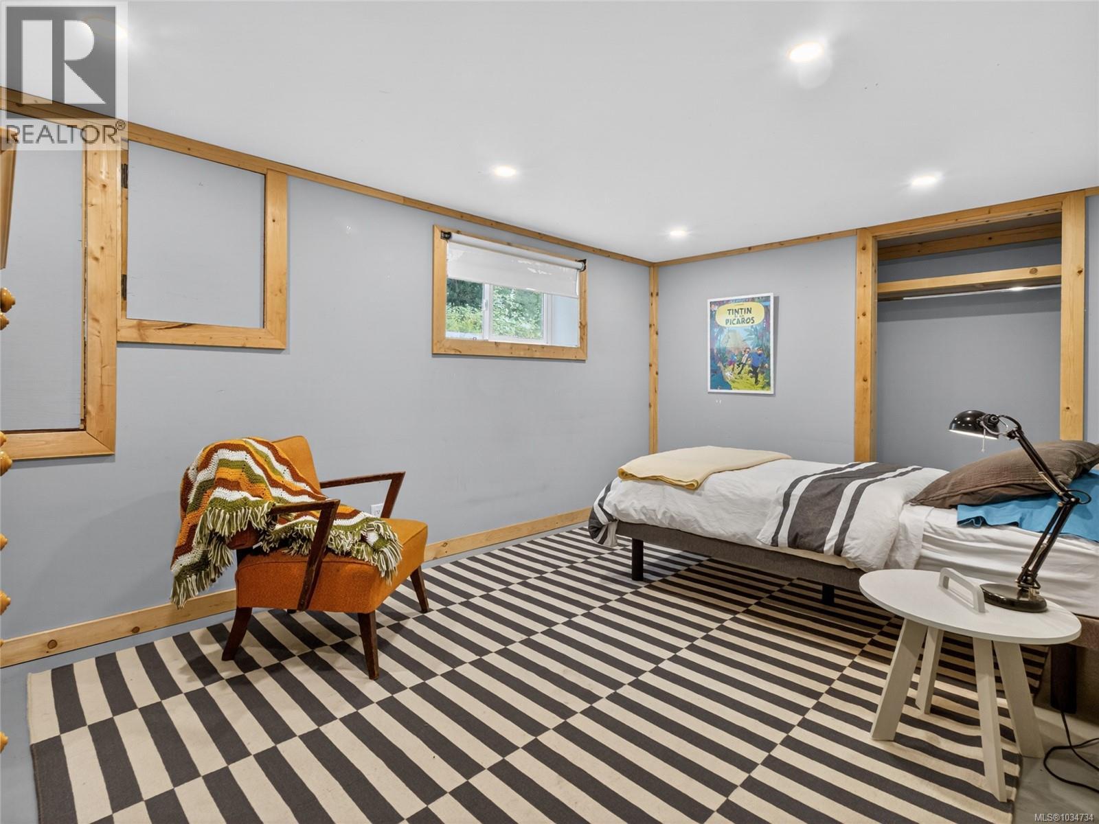1215 Queens Ave - 35