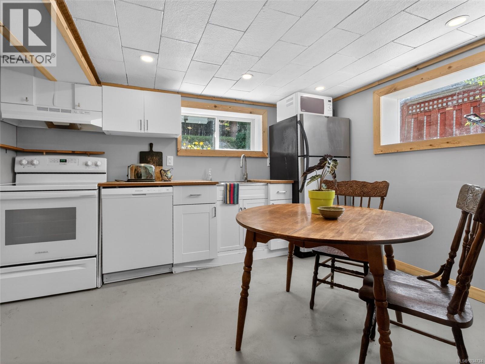 1215 Queens Ave - 30