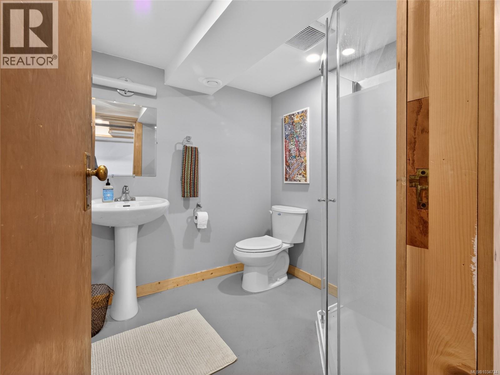 1215 Queens Ave - 36