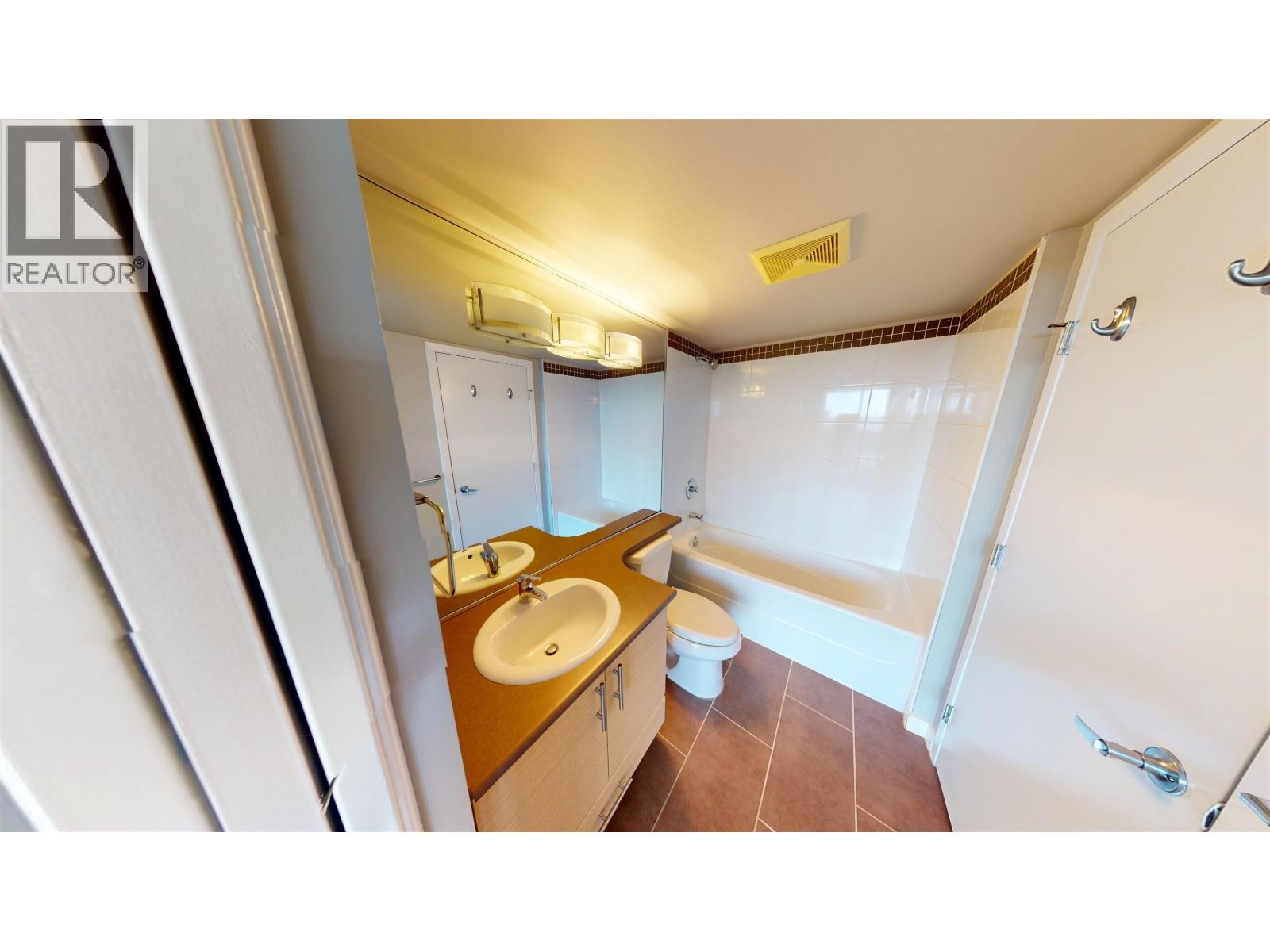 2 Bed, 1 Bath House for Sale in Coquitlam – 1602 575 DELESTRE AVENUE, Coquitlam – MLS# R3142272 - Image 19