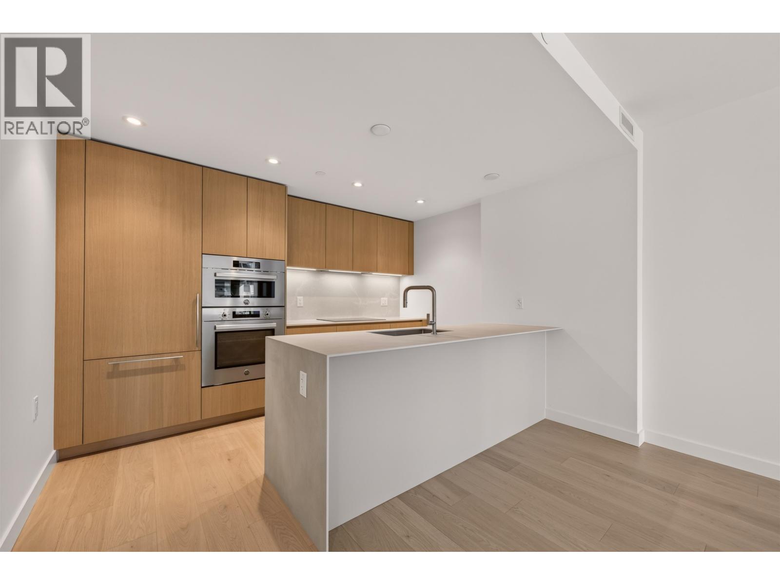 2 Bed, 2 Bath Apartment for Sale in Vancouver – 302 1526 W 6TH AVENUE, Vancouver – MLS# R3142278 - Image 4