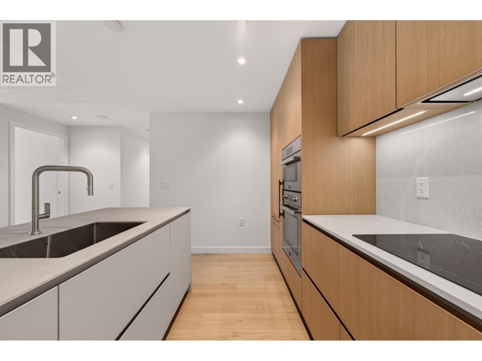 2 Bed, 2 Bath Apartment for Sale in Vancouver – 302 1526 W 6TH AVENUE, Vancouver – MLS# R3142278 - Image 6