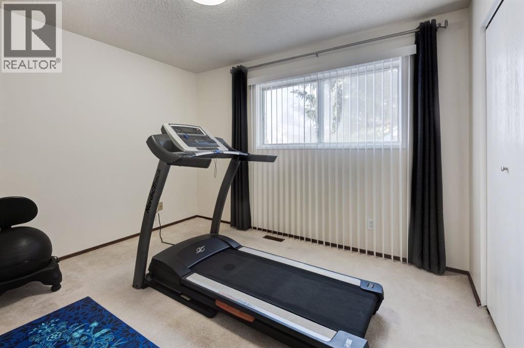 4 Cedargrove Way SW - 18