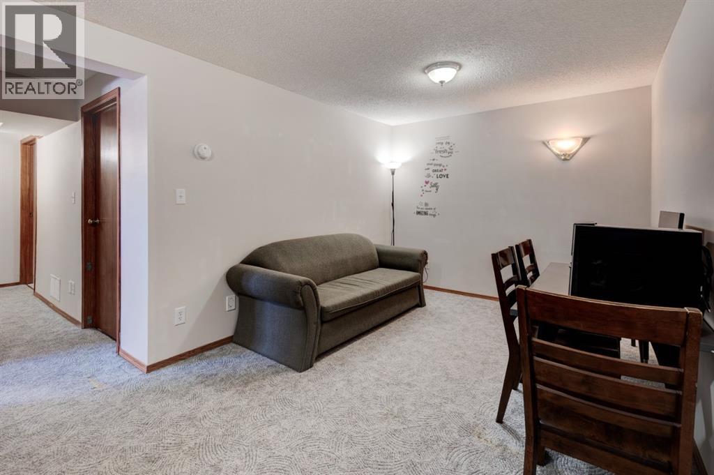 4 Cedargrove Way SW - 21