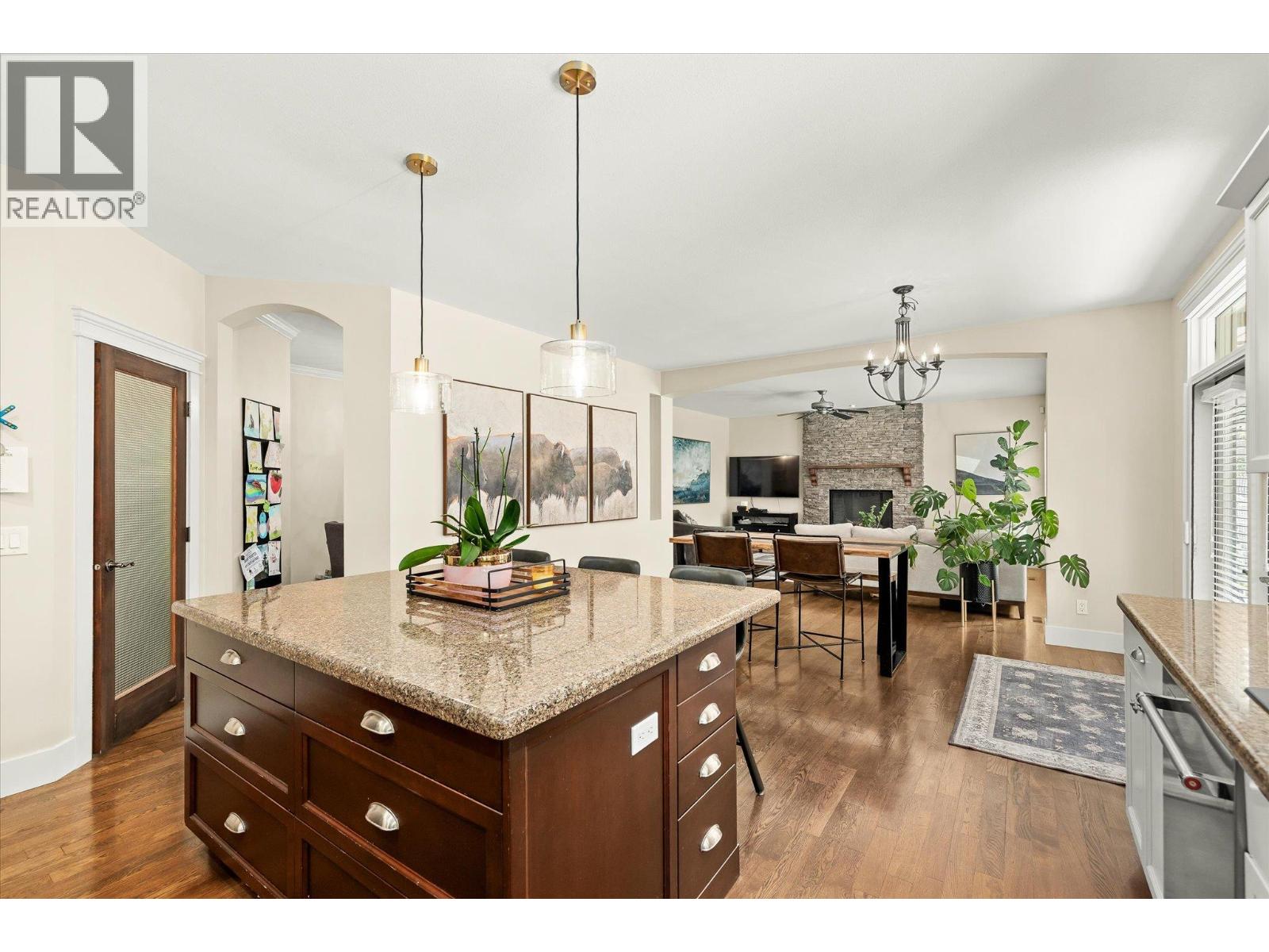 649 QUARRY Avenue - 16