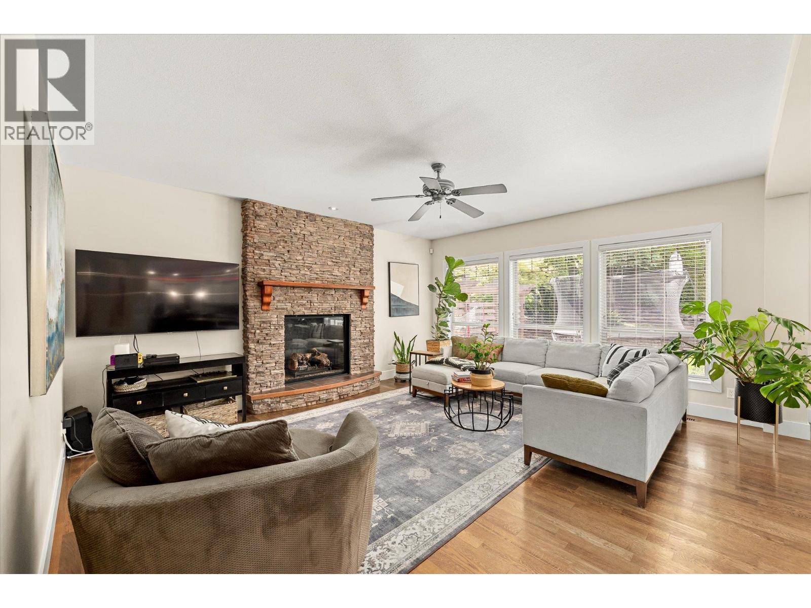 649 QUARRY Avenue - 6
