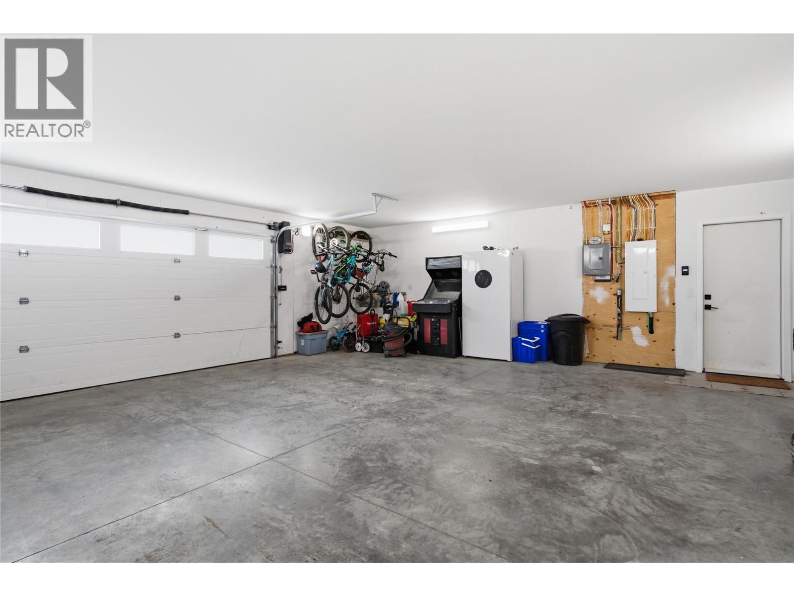7111 Dunwaters Road, Kelowna