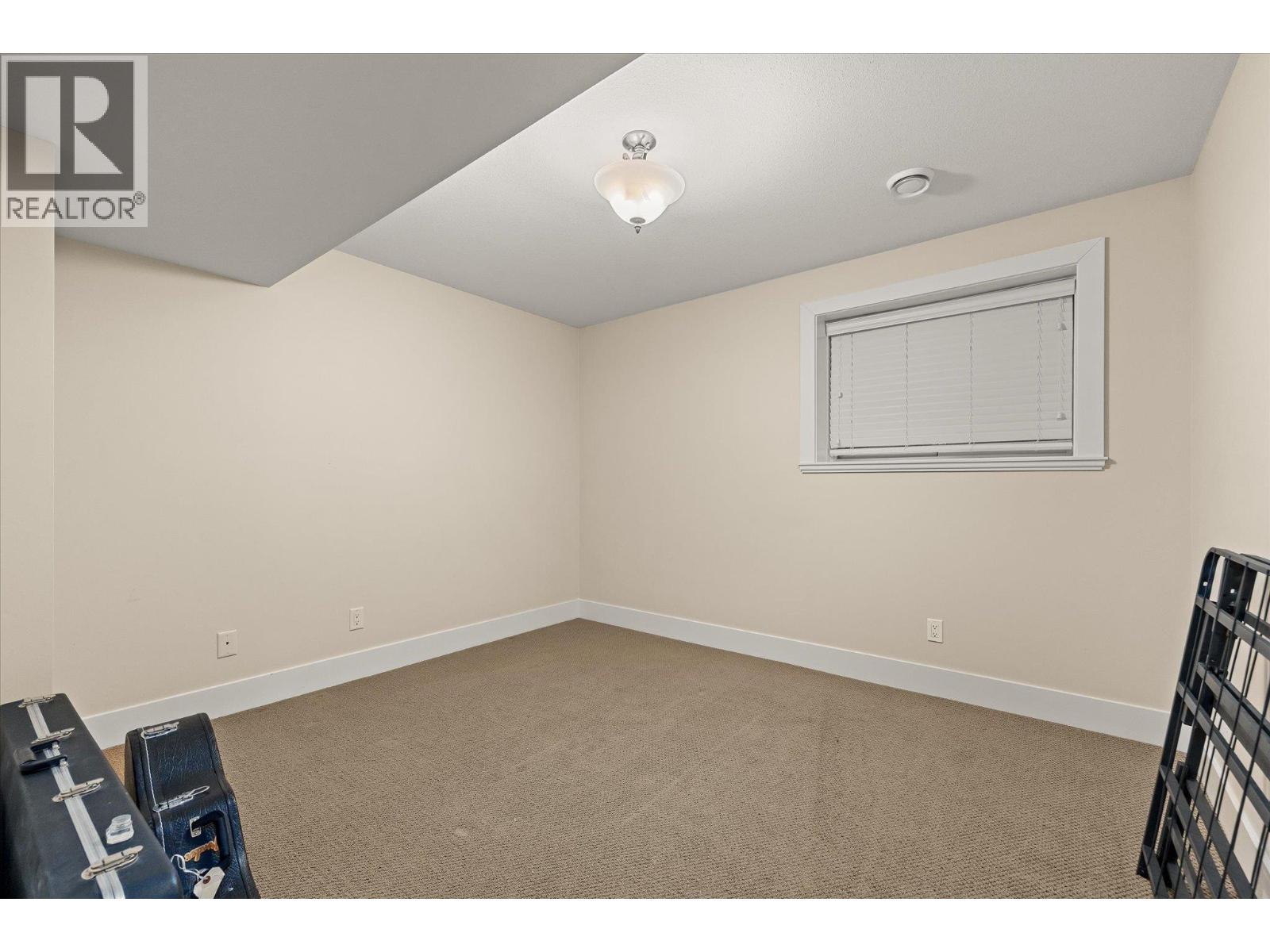 649 QUARRY Avenue - 46