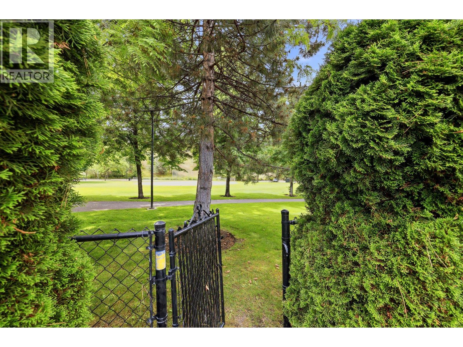649 QUARRY Avenue - 61